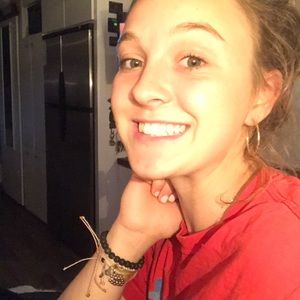 Meet your Posher, Kenzie